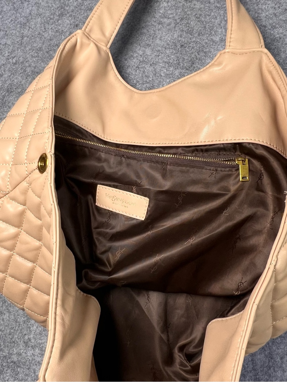 Saint Laurent Quilted Beige Leather Tote with Gold YSL Emblem - Picture 4 of 4